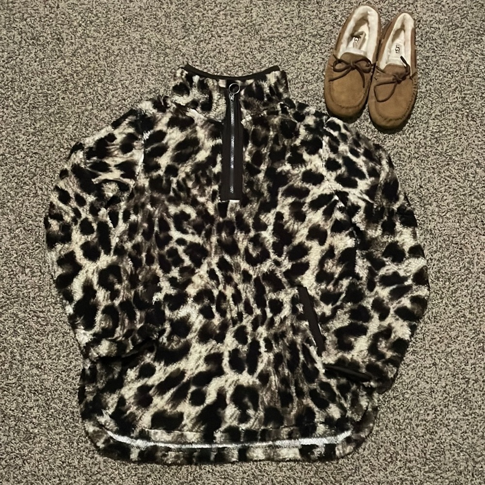 Cozy Sherpa leopard 🐆